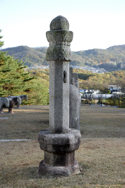 제3대 태종 헌릉의 망주석